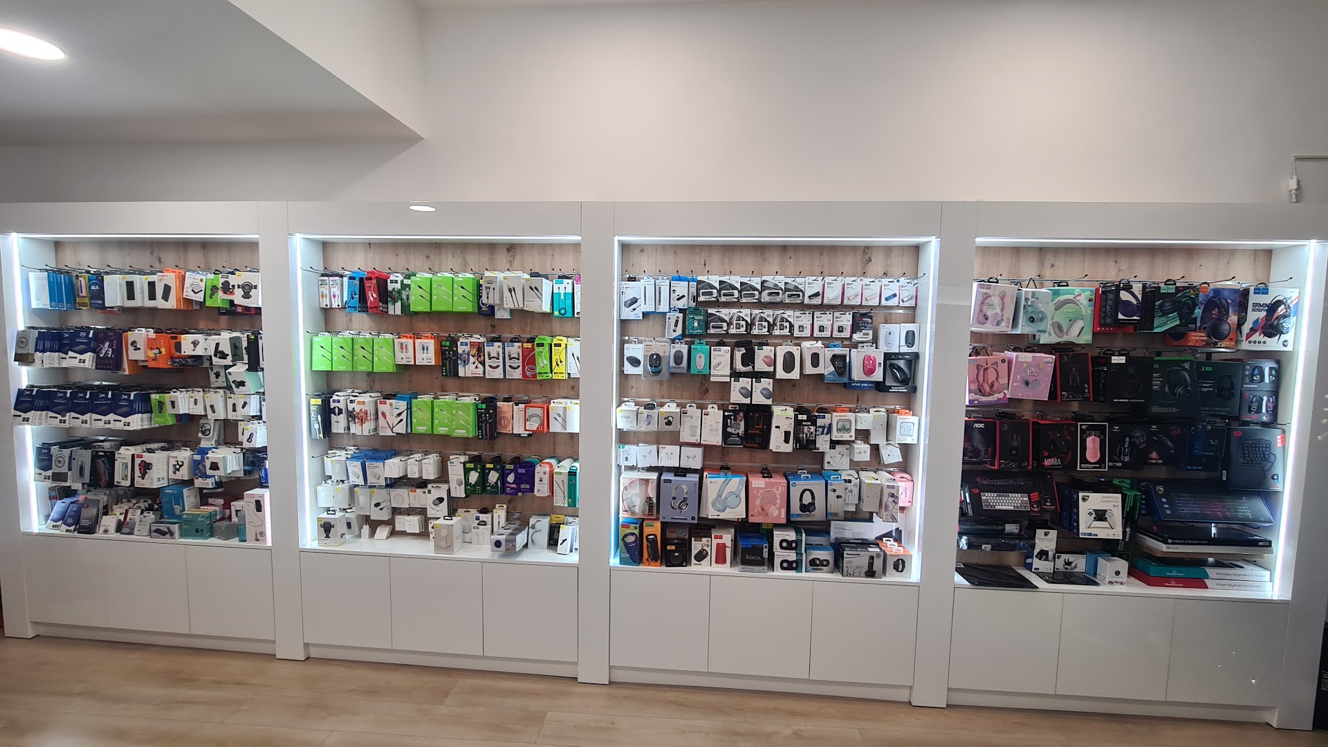 My Tech Store - Καρανίκας Βασίλειος (Sales & Repair Services Mobile Phones, Computers, Accessories) — Φωτογραφίες 9