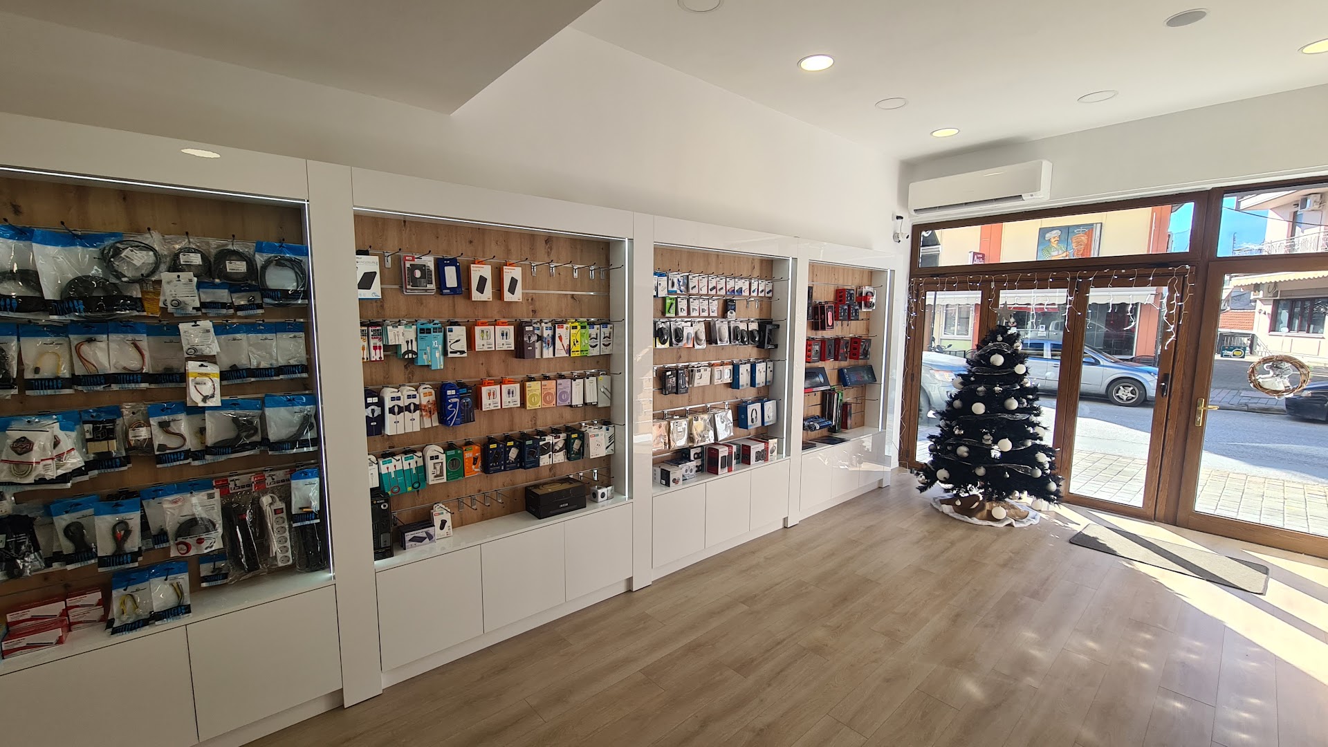 My Tech Store - Καρανίκας Βασίλειος (Sales & Repair Services Mobile Phones, Computers, Accessories) — Φωτογραφίες 1